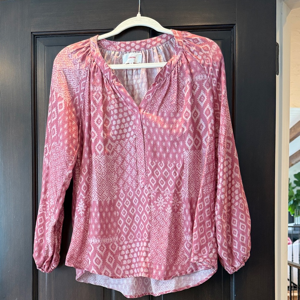 XIRENA Pink Patterned Women's Top. Light weight cotton. Perfect for summer.